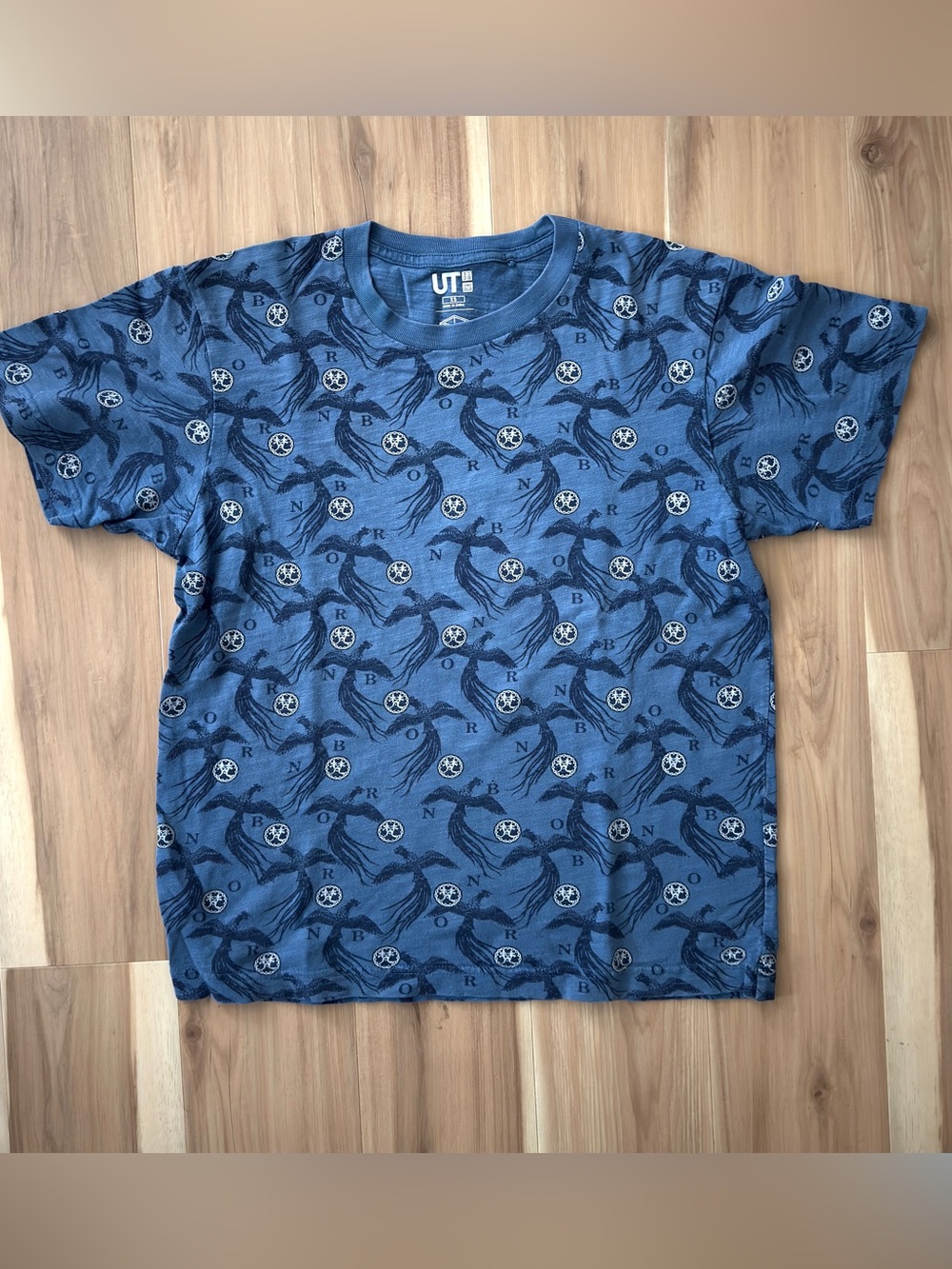 Uniqlo UT Sakagura Born Sake Brewery Phoenix T-Shirt XS Blue All Over Print